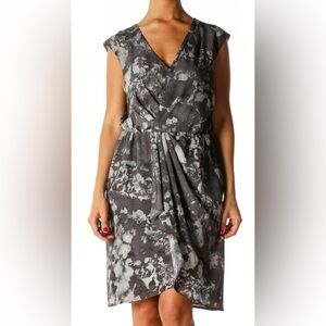 ANNE TAYLOR LOFT Women 8 Elegant Gray Sleeveless Dress fit and flair Midi